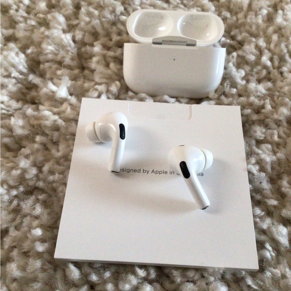 Apple AirPods Pro (2nd Gen) - Picture 7 of 11